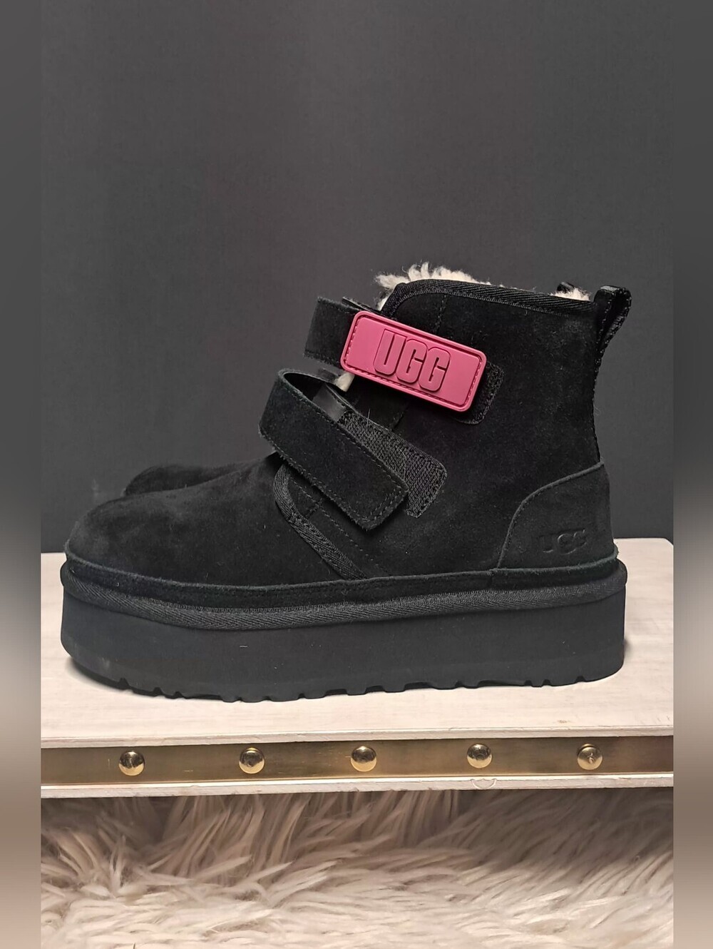 Kids UGG Neumel Platform Boots Size 4